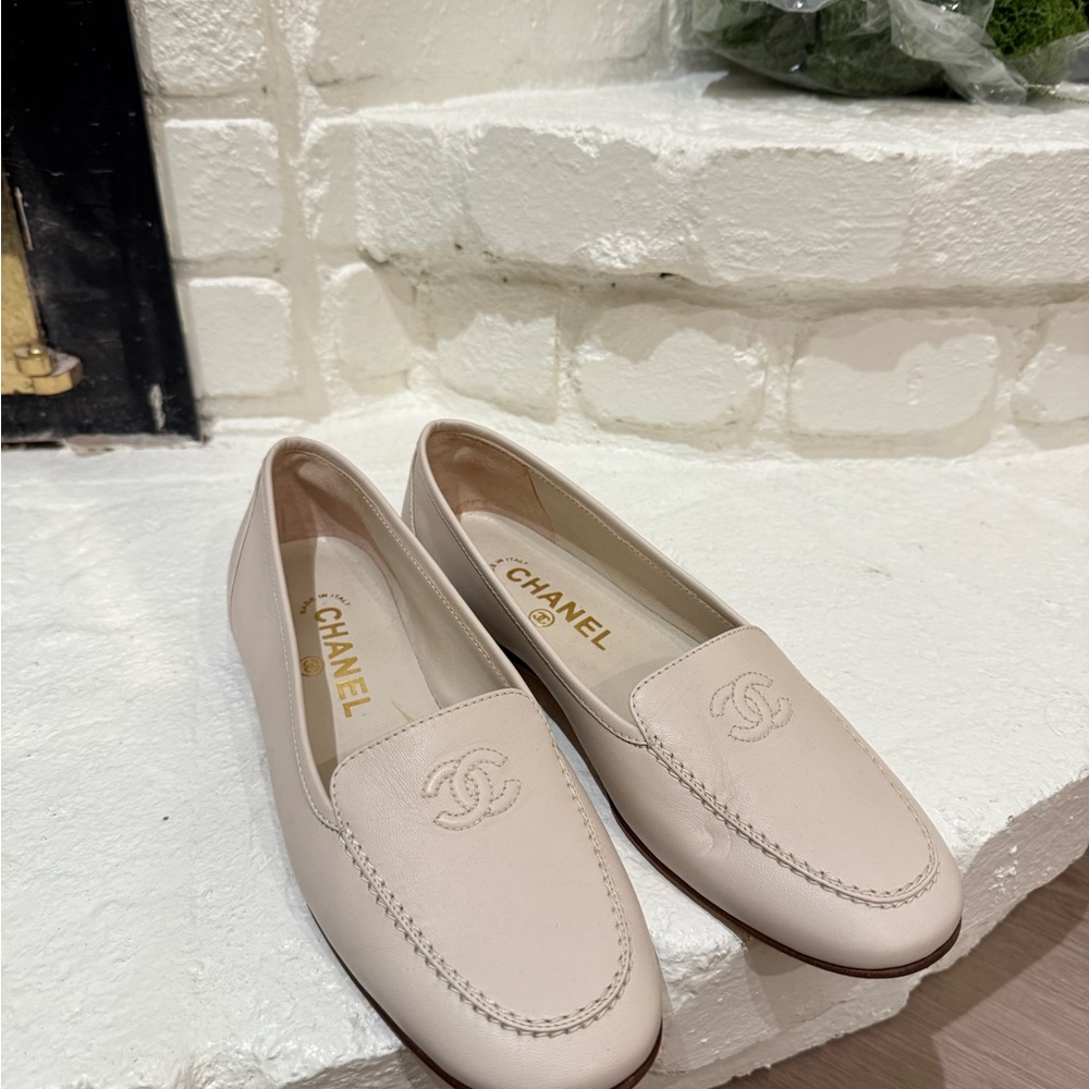 CHANEL Women's Ivory Flats